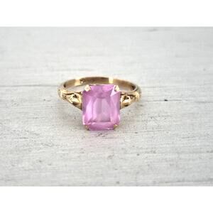 Vintage 10K Gold Pink Stone Ring